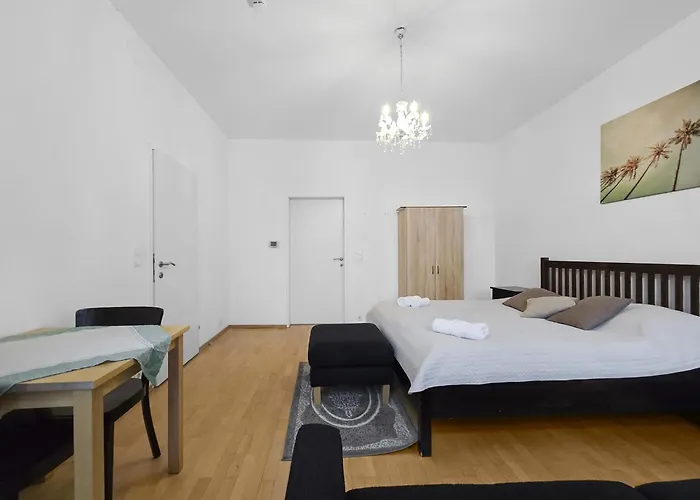 Three King-size Beds, Three Bedrooms Apartamento